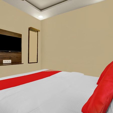 Hotel O Nandi Palace Lodging And Boarding Ulhāsnagar Dış mekan fotoğraf