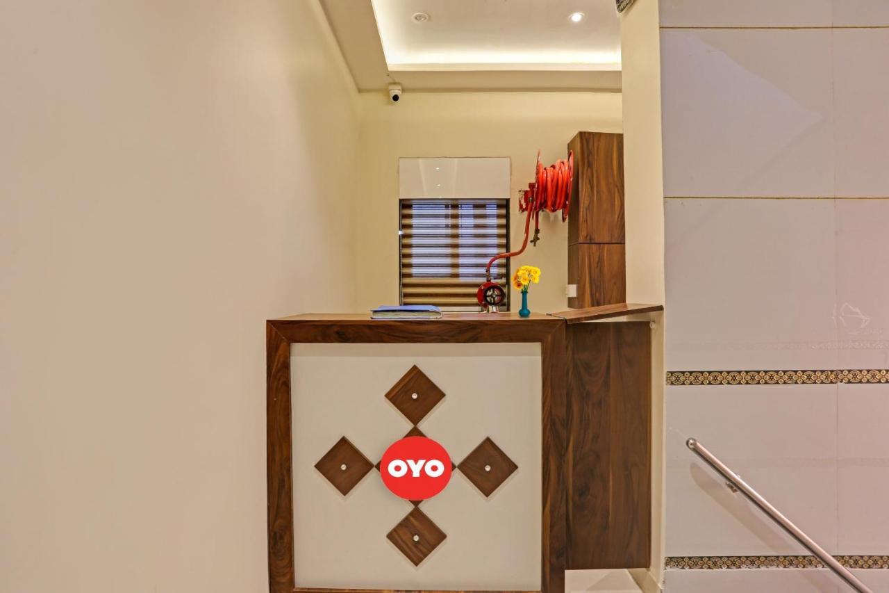 Hotel O Nandi Palace Lodging And Boarding Ulhāsnagar Dış mekan fotoğraf
