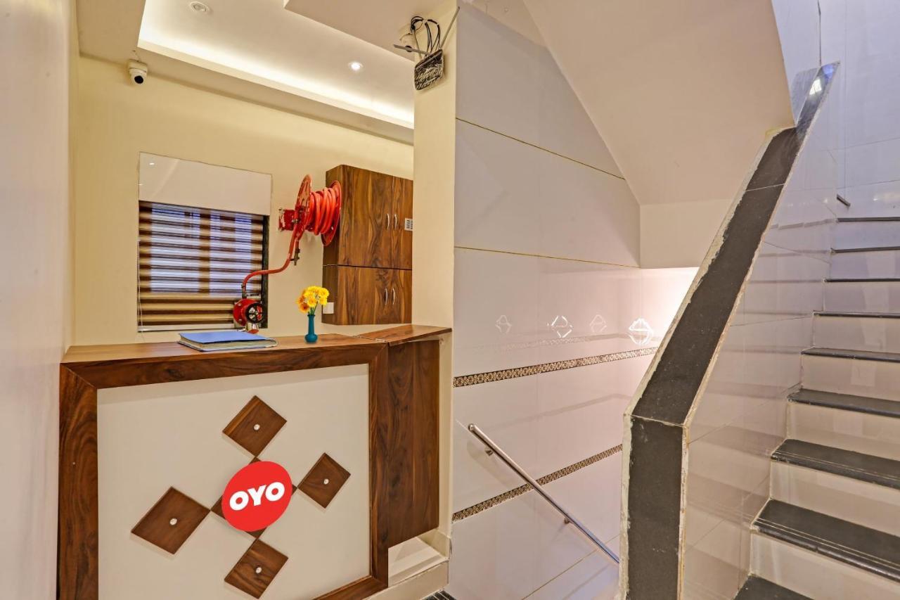 Hotel O Nandi Palace Lodging And Boarding Ulhāsnagar Dış mekan fotoğraf