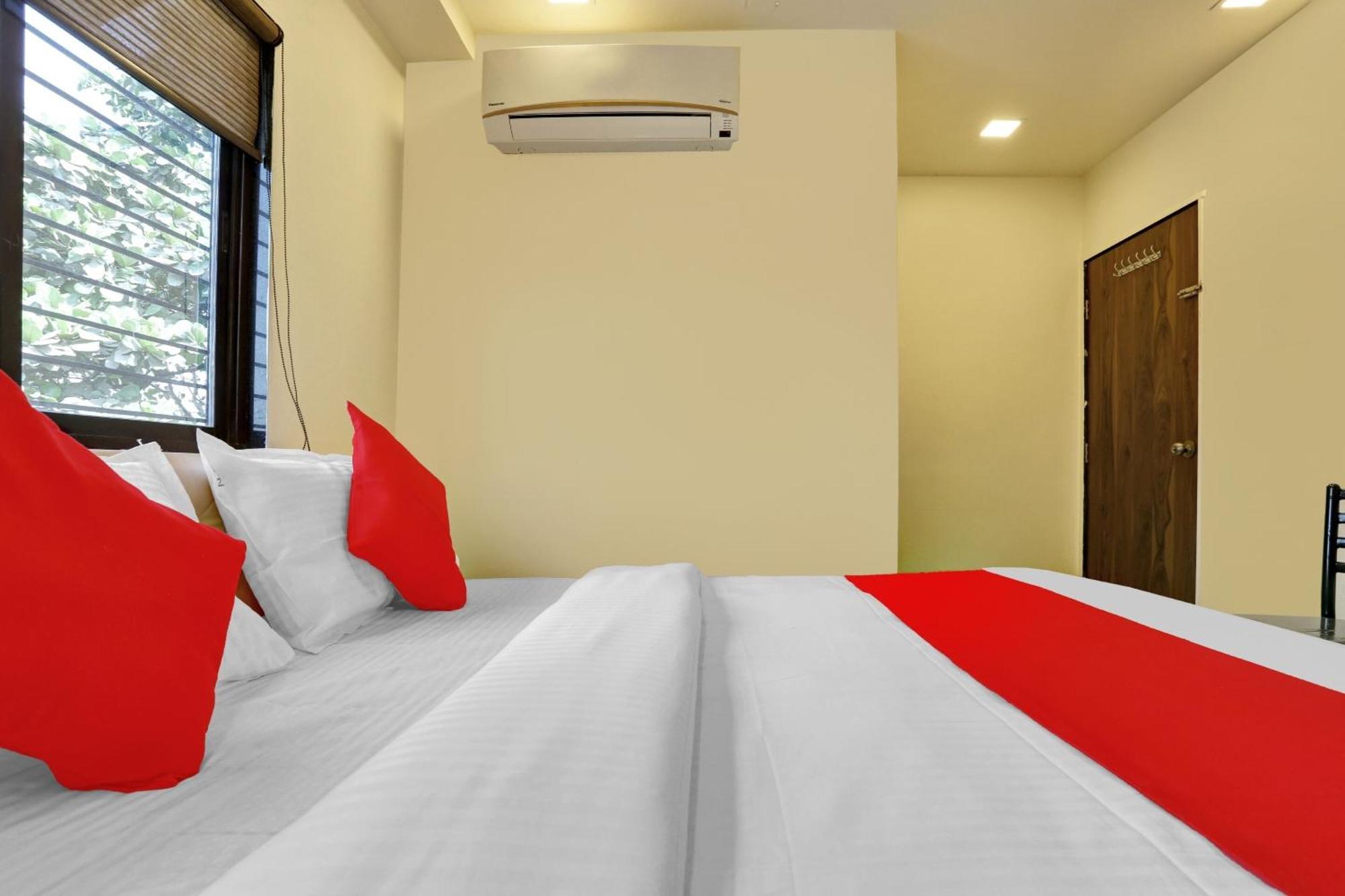 Hotel O Nandi Palace Lodging And Boarding Ulhāsnagar Dış mekan fotoğraf