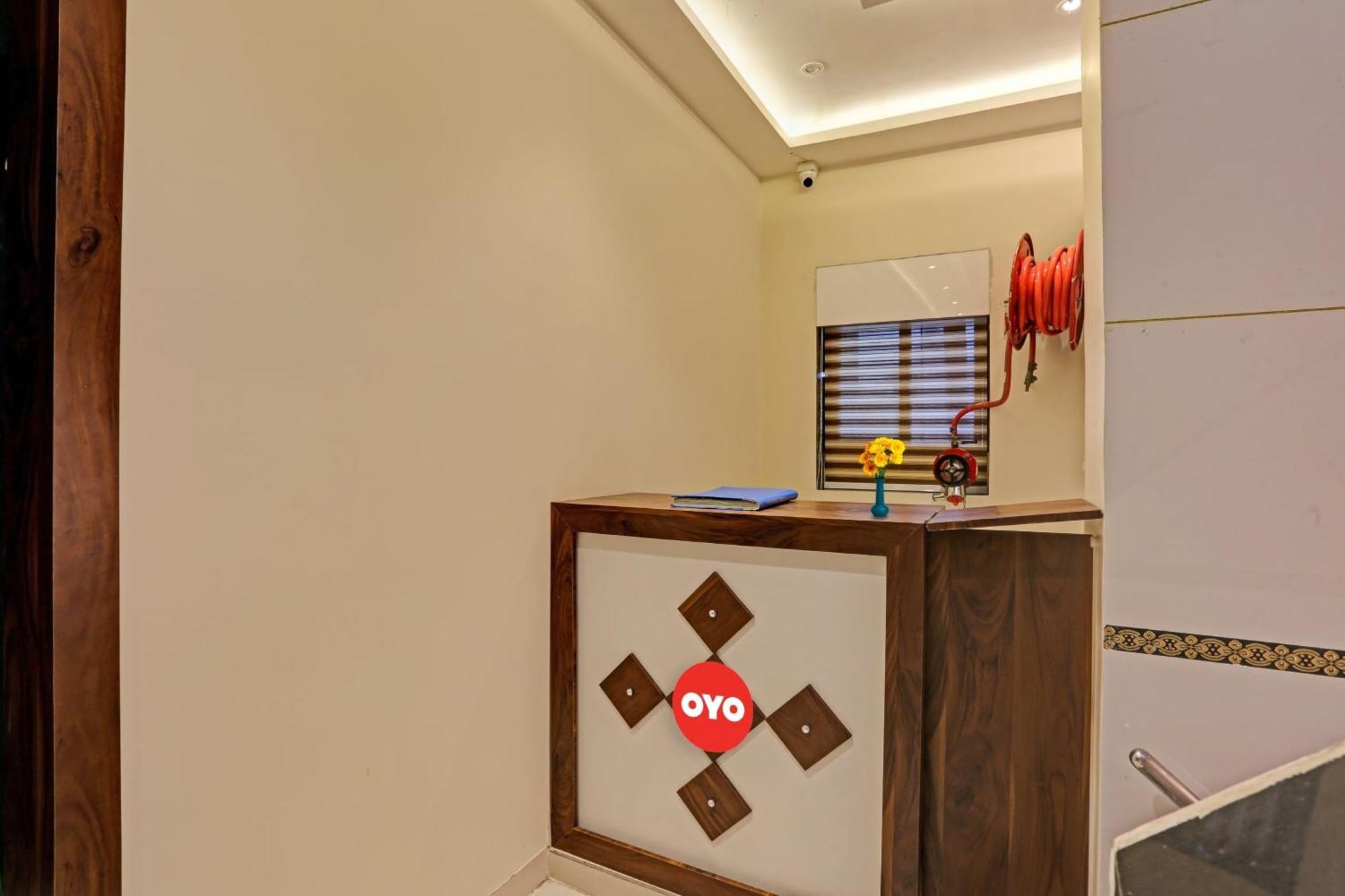 Hotel O Nandi Palace Lodging And Boarding Ulhāsnagar Dış mekan fotoğraf